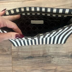 Henri bendel clutch purse